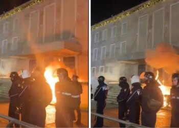 Protesta para Kryeministrisë shpërtheu në dhunë pas përfundimit të fjalimit të Berishës/ Dy efektivë të lënduar dhe një qytetar merr flakë