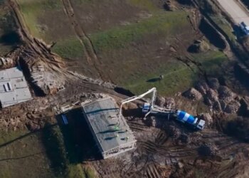 Puna për ndërtimin e Qendrës së Madhe të Eventeve në Korçë vazhdon, Rama ndan pamjet: Hapësirë bashkëkohore për aktivitete.