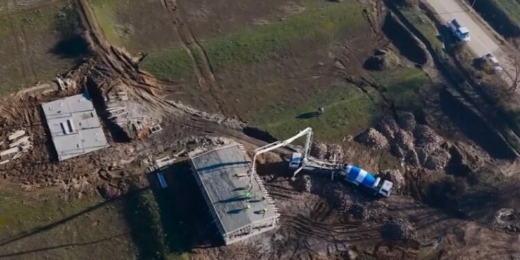 Puna për ndërtimin e Qendrës së Madhe të Eventeve në Korçë vazhdon, Rama ndan pamjet: Hapësirë bashkëkohore për aktivitete.