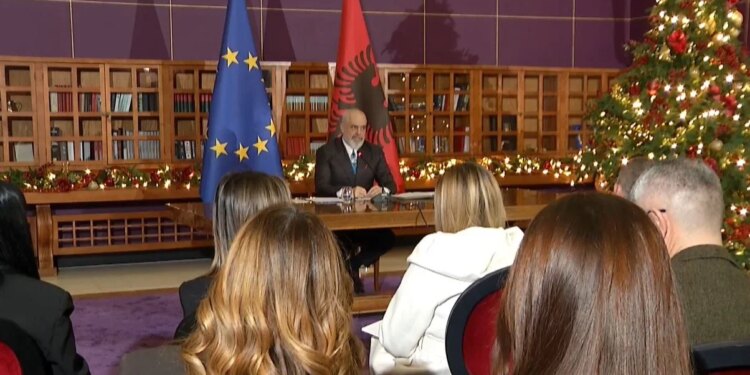 “Rama reagon ndaj akuzës së SPAK për Ballukun: Me dosjen prej 16 mijë faqesh më sfidon, nëse do isha në Këshillin e Mandateve do u thoja prokurorëve ‘zhvendosuni dhe sillni…’”