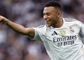 Real Madrid avancion në Kupën e Mbretit përballë sfidave, Mbappé shënon dy gola dhe ndihmon në fitoren 3-2 ndaj Talaveras.
