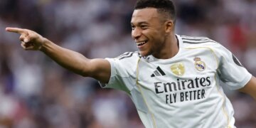Real Madrid avancion në Kupën e Mbretit përballë sfidave, Mbappé shënon dy gola dhe ndihmon në fitoren 3-2 ndaj Talaveras.
