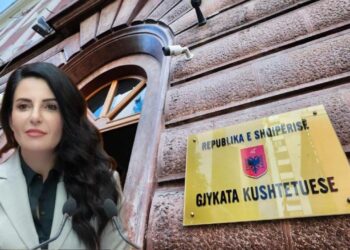 Rikthimi në detyrë i Ballukut: vendimi i zbardhur dhe qëndrimet pro e kundër. Shumica e gjyqtarëve thonë se pezullimi ndikon në interesat e shtetit, ndërsa pakica argumenton se pasojat nuk verifikohen.