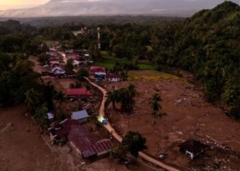 Rritet numri i viktimave në Indonezi, shoferrohen 500 të vdekur si rezultat i përmbytjeve/ Ekipet ende përballen me sfidat e natyrës, shumë persona mbeten të zhdukur.