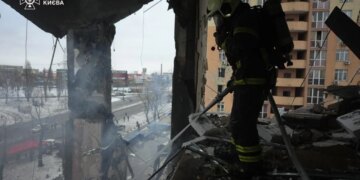 “Rusia vazhdon ofensivën, Zelensky: Fokusimi kryesor është infrastruktura e Kievit”