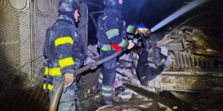 Rusia vazhdon sulmet ajrore mbi Ukrainën, një viktimë dhe katër të plagosur.