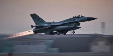 SHBA reagojnë ndaj vrasjes së dy ushtarëve nga ISIS në Siri, godasin disa nga bazat dhe depot e armëve të grupit terrorist.