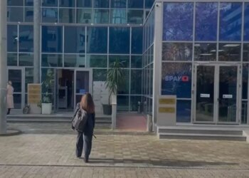 Seanca e Apelit për Belinda Ballukun, zv. Kryeministren, e cila përfaqësohet nga dy avokatë, kërkon shfuqizimin e masave nga GJKKO.