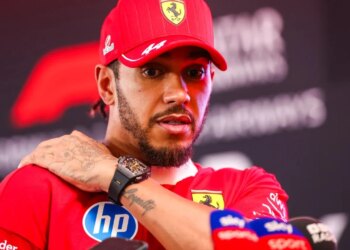 Sezoni më i dobët në karrierën e tij, Ferrari zëvendëson Hamiltonin me vëllain e Leclerc në garën përfundimtare.