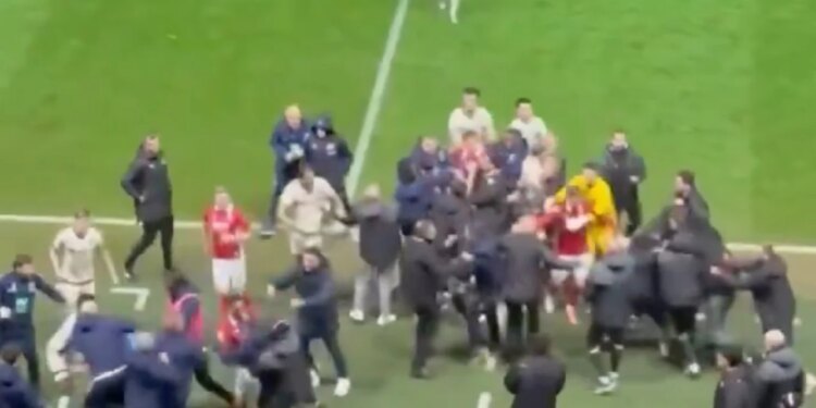 Sherr i përmasave të mëdha në futbollin anglez, pas triumfit të Millwall mbi Bristol City.