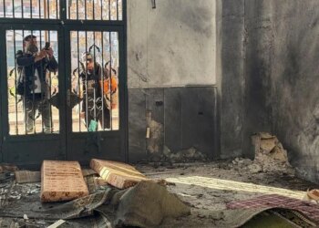 Shpërthim në një xhami në Homsin e Sirisë gjatë lutjes së së premtes, me të paktën 8 të vdekur dhe 18 të plagosur.