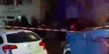 Shpërthimi i fuqishëm i tritolit ndaj bankës në Selanik shkakton dëme në apartamentet dhe bizneset përreth gjatë natës.