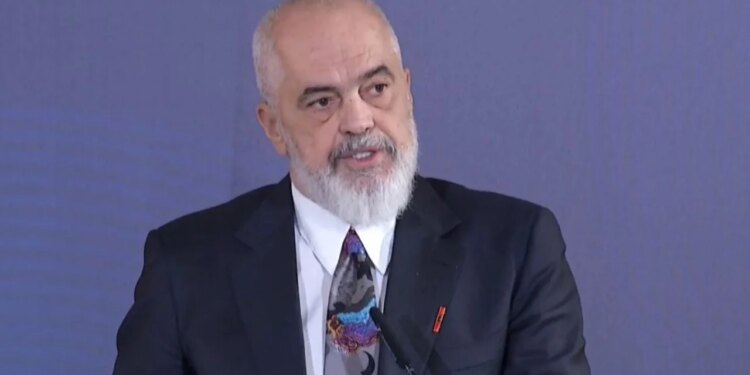 “Si është e mundur që gjyqtarët kërkojnë një rritje page prej 1600 eurosh? Rama: Problemi nuk është te një minister, por te përmbysja e balancës së pushteteve.”