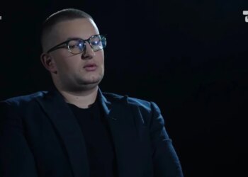 Si u krijua figura e Klea Ramës? Rrëfimi ekskluziv i Ermes Hoxhallit: Shkaku i përdorimit të identitetit të rremë dhe suksesin e saj të lidhur me mbiemrin.