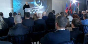 “Smart City Albania”: Rama sqaron se nuk bëhet fjalë për një sistem kamerash, por për një “syrë magjik” për Policinë e Shtetit.