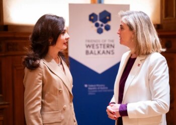 Spiropali takon Kaja Kallas në takimin e miqve të Ballkanit Perëndor: Zgjerimi dhe integrimi i Europës siguron ardhmërinë për të rinjtë tanë.