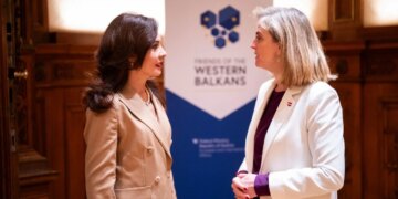 Spiropali takon Kaja Kallas në takimin e miqve të Ballkanit Perëndor: Zgjerimi dhe integrimi i Europës siguron ardhmërinë për të rinjtë tanë.