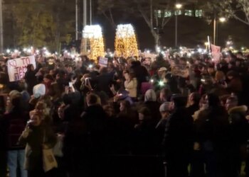 Studentët i drejtohen Vuçiçit me një peticion: Grumbullojnë firma për shpalljen e zgjedhjeve të parakohshme, duke kërkuar rrëzimin e qeverisë.