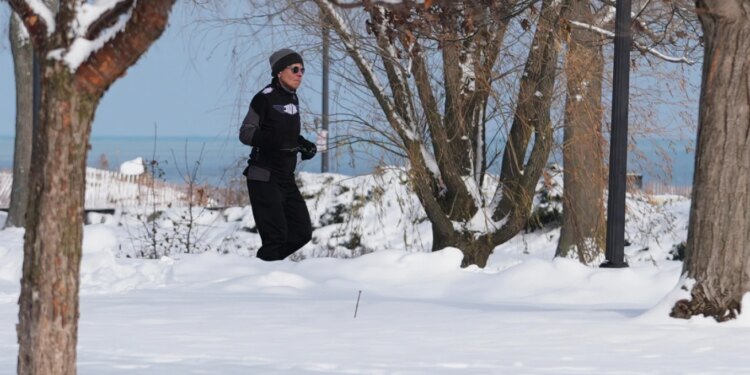 Stuhia e dimrit prek SHBA-në, duke shkaktuar vështirësi të mëdha në rrugë dhe aeroporte.