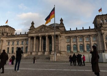 Sulm kibernetik në Bundestag? Pajisjet dhe shërbimet e parlamentit gjerman u ndalën gjatë vizitës së Zelenskyt.