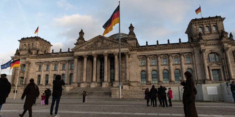 Sulm kibernetik në Bundestag? Pajisjet dhe shërbimet e parlamentit gjerman u ndalën gjatë vizitës së Zelenskyt.