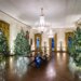 “Ta ndajmë me botën dashurinë që ndiejmë brenda vetes,” publikimi i Melania Trump, video nga Shtëpia e Bardhë me dekorime festive.
