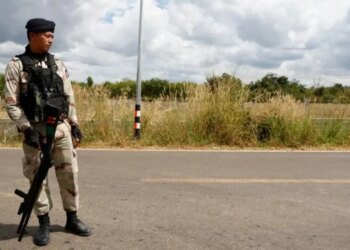Tajlanda godet zonën kufitare me Kamboxhian, ndërkohë që bisedimet për armëpushim vazhdojnë.
