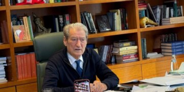 Takimi i ngarkuar në selinë blu, Berisha: Nuk ka ndarje në PD, ata që shqetrojnë me zhurmën e tyre për Ramën…