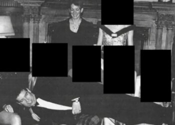 Të rejat fotografike nga dosjet e Epstein zbulojnë lidhjet e Princit Andrew me Ghislaine Maxwell dhe Jeffrey Epstein.