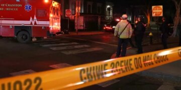 Të shtëna mortale në një universitet amerikan, dy të vdekur dhe tetë të plagosur; autori në arrati.