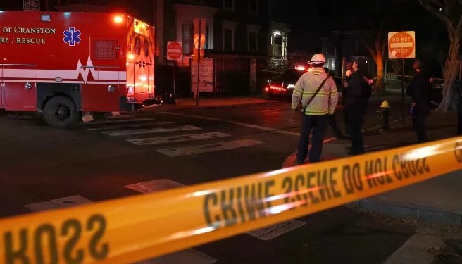 Të shtëna mortale në një universitet amerikan, dy të vdekur dhe tetë të plagosur; autori në arrati.