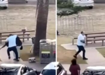 Të shtëna të vazhdueshme, njerëz të shtrirë në tokë/ Si armët e njërit prej autorëve ia morën kontrollin, tjetri nuk ndalet në sulm (VIDEO)