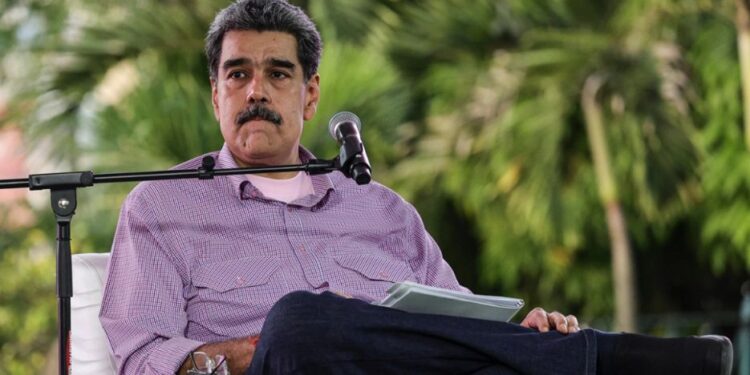 Telefona të paidentifikueshëm dhe një vendndodhje të re çdo natë, New York Times: Të dhënat mbi mënyrën se si Maduro është fshehur pas fillimit të sulmeve amerikane në Karaibe.