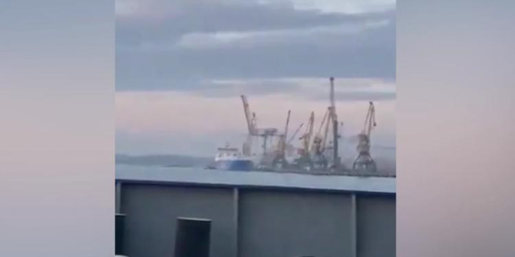 Tensionet në Detin e Zi: Rusia bombardonte tri anije turke pas bisedës mes Erdogan dhe Putin.