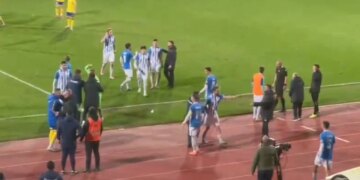 Tirana tërhiqet nga ndeshja e Superiores, lojtarët bardheblu lënë fushën pas dhënies së penalltisë për Elbasanin.