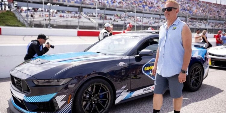 Tragedi ajrore në Karolinën e Veriut, ndërron jetë ish-legjenda e NASCAR së bashku me të afërmit e tij.