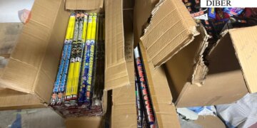 Tre shtetas në Peshkopi nën hetim për tregtimin e fishekzjarrëve dhe lëndëve të tjera piroteknike në dyqanet e tyre.