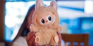 Trendet që do të humbasin tërheqjen dhe do të konsiderohen të kote në vitin 2026: nga jetesa e ekzagjeruar në rrjetet sociale deri te Labubu dhe eliminimi i botoksit.