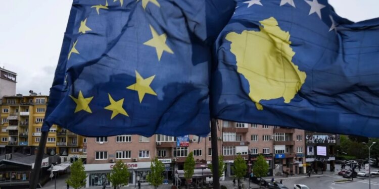 Trump “përcakton qëndrimin” për Kosovën, Ambasada amerikane: Mbështetja është rikonfirmuar