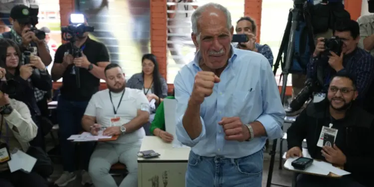 Trump "shënon" një sukses në Honduras, kandidati i ekstremit të djathtë që ka mbështetje nga lideri i Shtëpisë së Bardhë arrin të fitojë ngushtë zgjedhjet presidenciale.