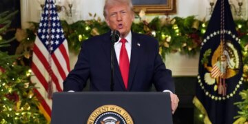 Trump thekson strategjinë e tij për kufijtë: Ndalimi i imigracionit të paligjshëm dhe rritja ekonomike.