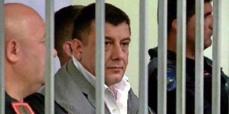 U dënua me burg të përjetshëm për vrasjen e komisarit Dritan Lamaj, ja kur do të shqyrtohet kërkesa e Arben Frrokut për rihapjen e procesit.