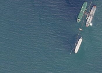 Ukraina sulmon platformat naftërore ruse në Detin Kaspik, duke ndalur prodhimin në dy rafineri.