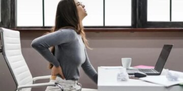 Ushtrimi i lehtë dhe i vetëm për të reduktuar dhimbjet në shpinë