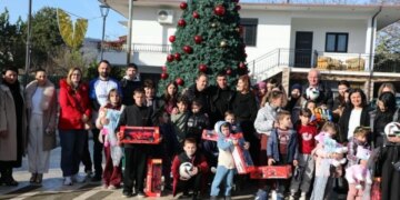 Uzuni organizon një veprimtari për të gëzuar fëmijët me aftësi ndryshe dhe jetimë në Berat në fund të këtij vitit.