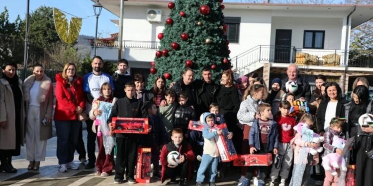 Uzuni organizon një veprimtari për të gëzuar fëmijët me aftësi ndryshe dhe jetimë në Berat në fund të këtij vitit.