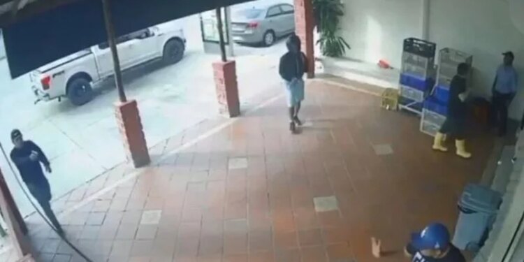 VIDEO/ Pamje shqetësuese, momenti i vrasjes së futbollistit Mario Pineda në Ekuador