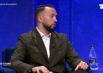 "Vërehet arrogancë në deklaratën e BKH-së", thotë gazetari i ‘Top Story’: 'Nuk është e përshtatshme të pyesin oficerët nëse kryeministria është e sigurt'