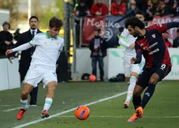 Video/ Hapi i gabuar i Romës në ndjekjen e titullit, verdhekuqtë humbasin ndaj Cagliarit dhe avashojnë mundësinë për t'u afruar me Interin në krye.