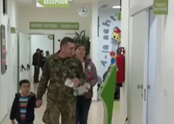 “Vishni maskat dhe merrni vaksinën”/ Mjekët këshillojnë mbi masat për të evituar komplikacionet nga gripi, që ka prekur shumicën e popullsisë.